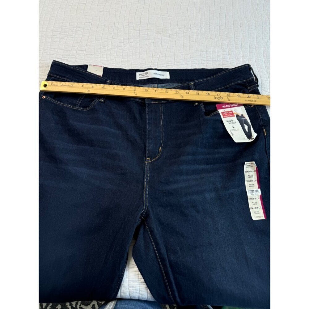 Levi’s Women's Signature Mid Rise BootCut Simply Stretch Jeans SZ 22M NEW Wester - Picture 7 of 9